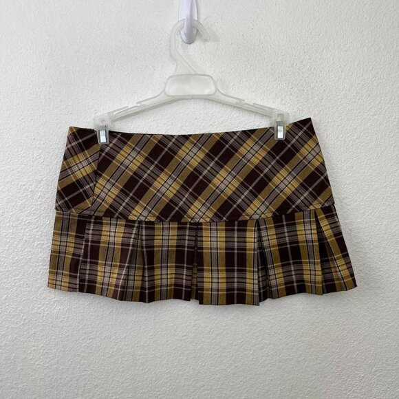 Plaid Brown Skirt with Button Detail - Picture 3 of 7